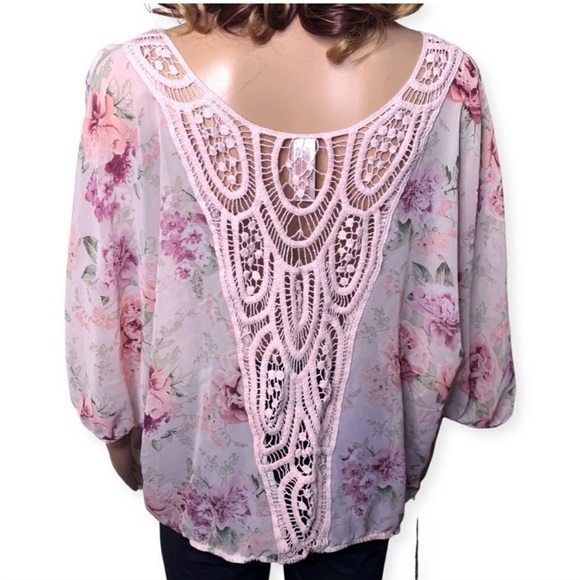 Pink Floral Cold Shoulder Top Crochet Back- M - Picture 5 of 9